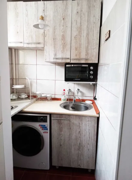 Piata Alba Iulia, str. Valeriu Braniste, ac, tv, disponibila de luni