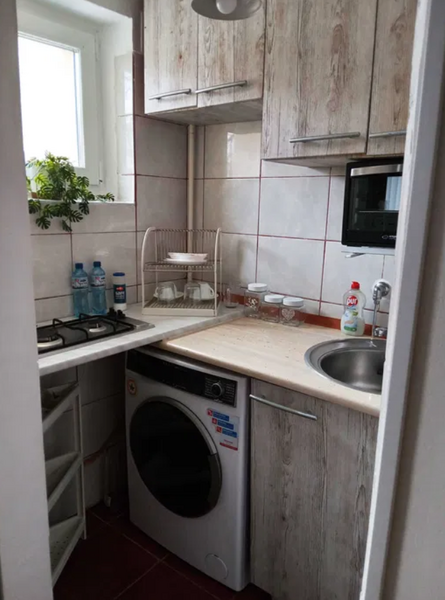Piata Alba Iulia, str. Valeriu Braniste, ac, tv, disponibila de luni